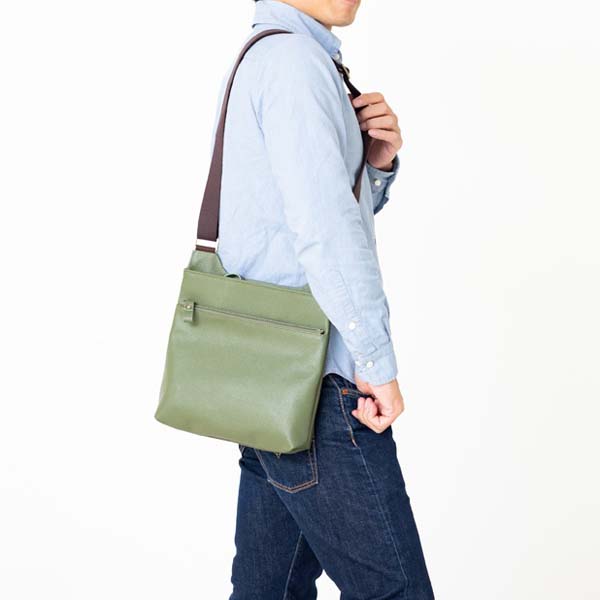 豊岡工房 軽量牛革ボディショルダー オリーブ